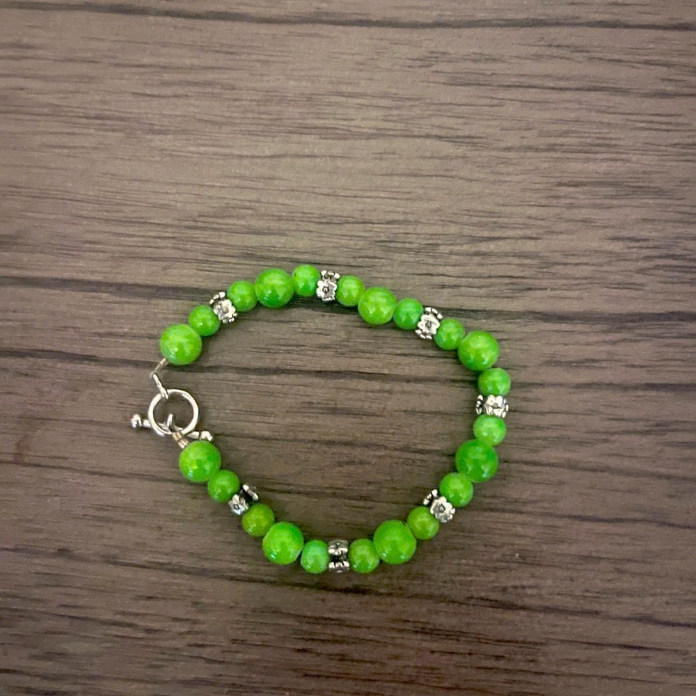 Green and silver beaded bracelet